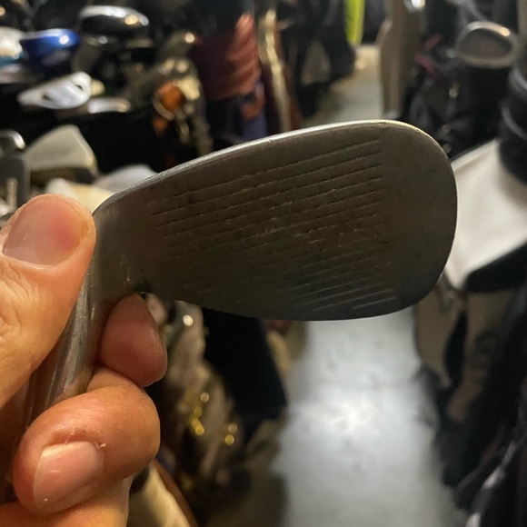 Adams tight lies pitching wedge in right hand
Steel - Picture 2 of 6